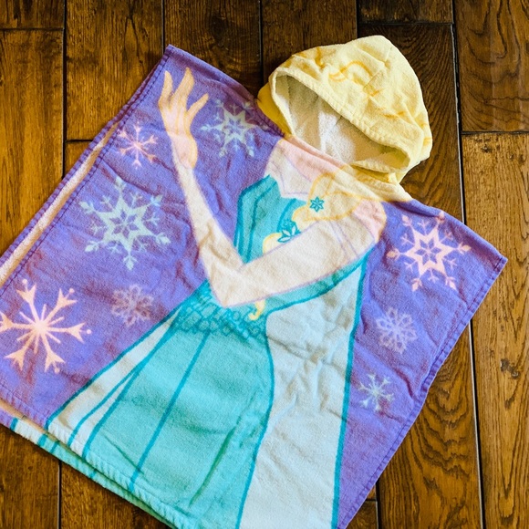 Disney Elsa Hooded Towel